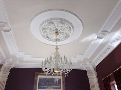 Decorazioni d'interni con tecniche di vario genere